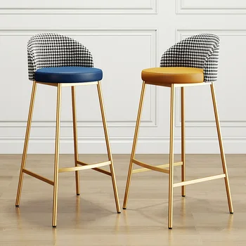 Туалетный столик для макияжа Скандинавское дизайнерское кресло для гостиной Современная столовая Офисное кожаное роскошное дизайнерское кресло Мебель Cadeiras для взрослых Изображение