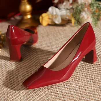 Женские туфли на высоком каблуке красного цвета, новые туфли-лодочки, однотонные туфли в стиле ретро с квадратным носком, женская профессиональная обувь из мягкой кожи на каблуке 6 см Изображение