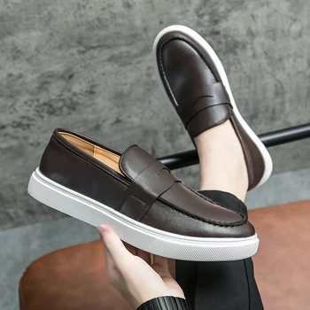 Новая мужская повседневная обувь, удобные кожаные лоферы, высококачественная мужская официальная деловая обувь, модная дизайнерская обувь для вождения ручной работы Изображение